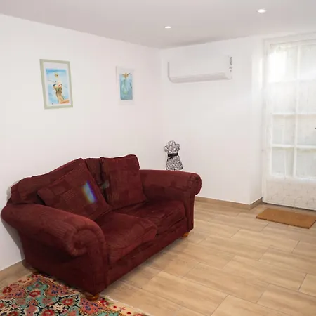 Petit Logis Au Calme Avec Piscine Сasa de vacaciones *