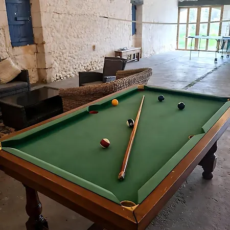 Holiday home Petit Logis Au Calme Avec Piscine Chillac